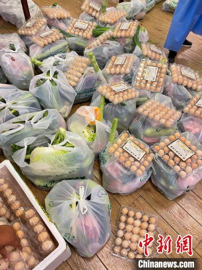西藏格拉丹东超市疫情期间全力保障市场供应。 受访者供图 西藏格拉丹东超市疫情期间全力保障市场供应。 受访者供图