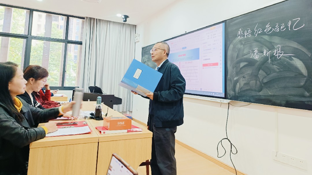 思政课与文化课并举  精神洗礼与知识升华同行——走进老年大学朗诵班课堂